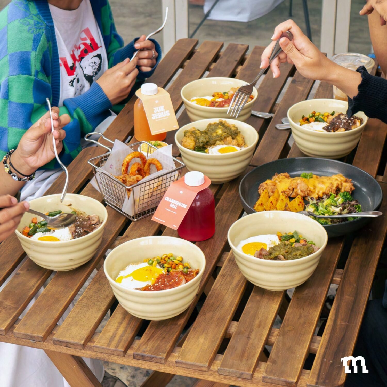 menu monday coffee bandung