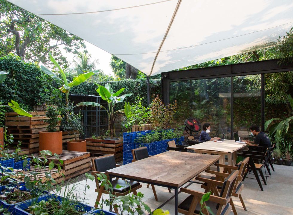 Cafe Ramah Lingkungan Ecaps Cafe