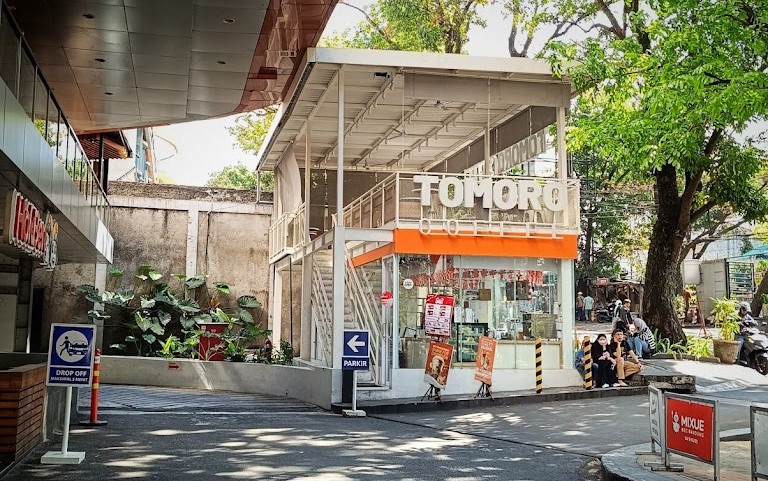 Coffee Shop 24 Jam Bandung Tomoro Coffee BEC