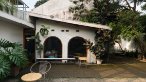 Interior Monday Coffee Co. cafe WFC di Dago Bandung