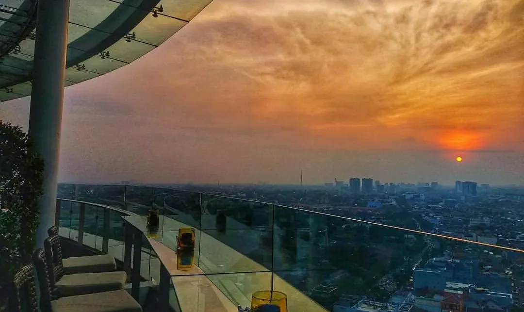 cafe 18 th bandung dengan view yang sangat indah