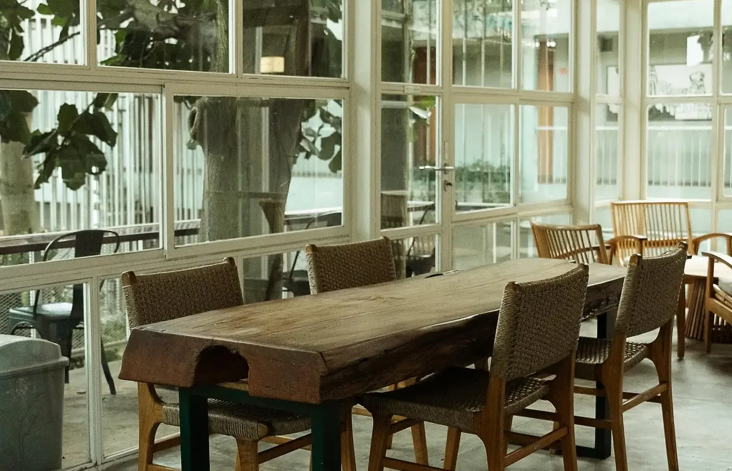 suasana kanoko coffee bandung yang cozy